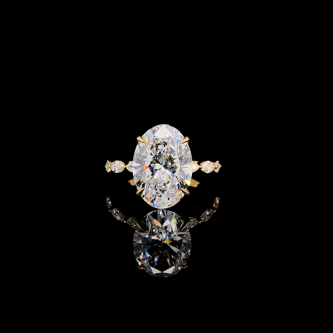 Oval cut engagement ring