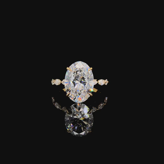 Oval cut engagement ring