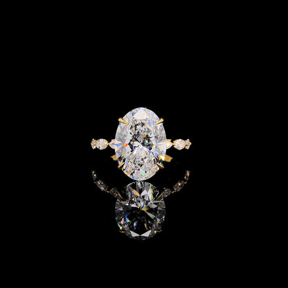 Oval cut engagement ring