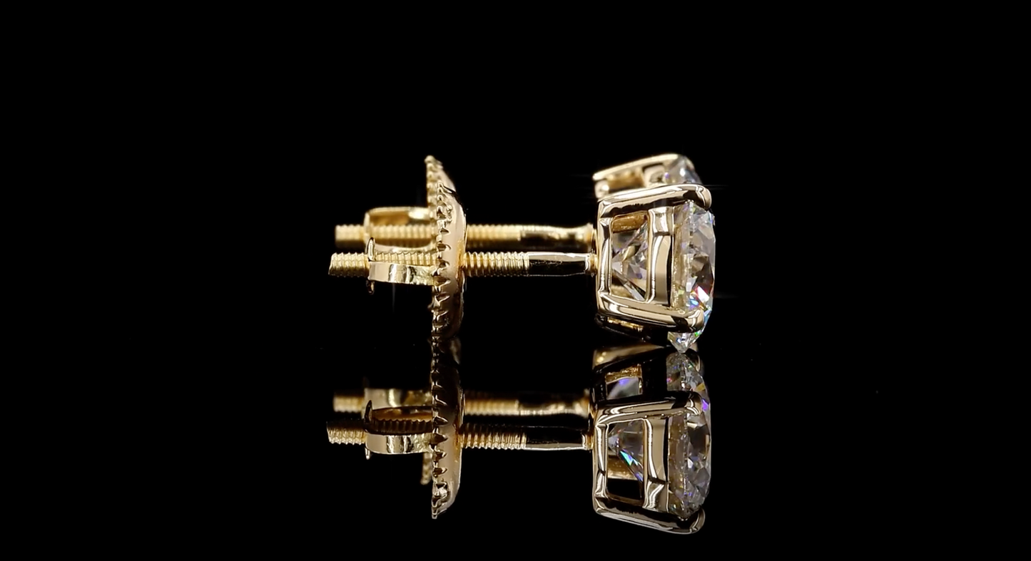 Round Lab-grown diamond studs