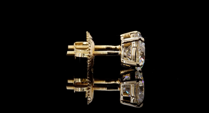 Round Lab-grown diamond studs