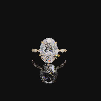 Oval cut engagement ring